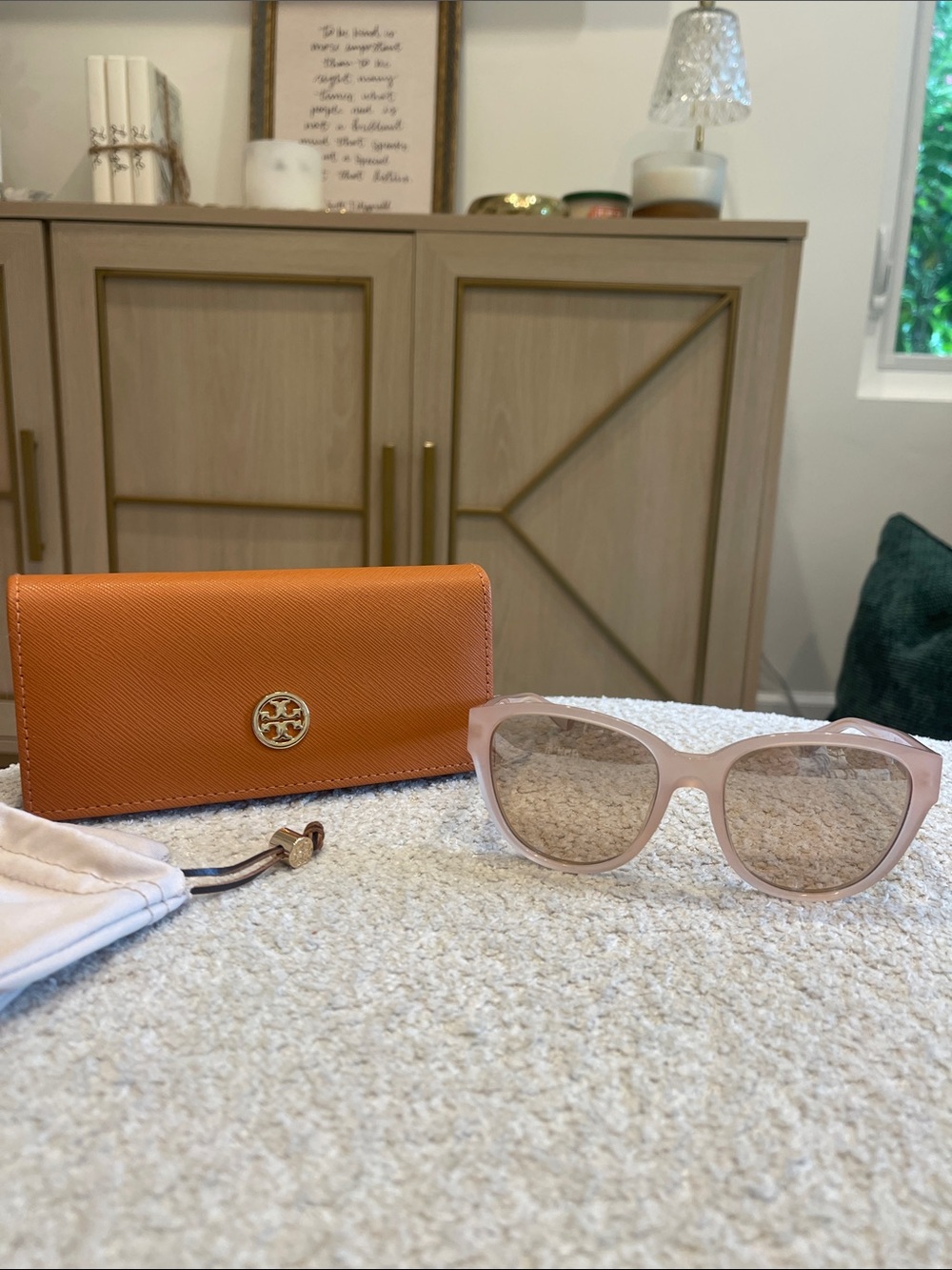 NWOT Tory Burch Translucent Pink Round Sunglasses with Orange Logo Case